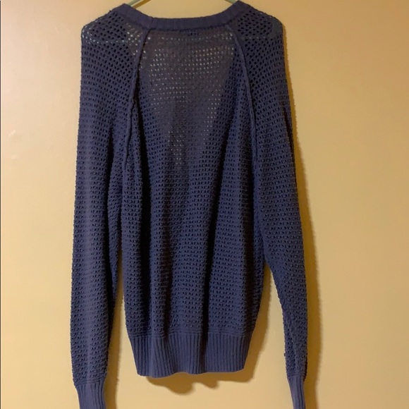 Two sweaters for the price of one! - Picture 4 of 4